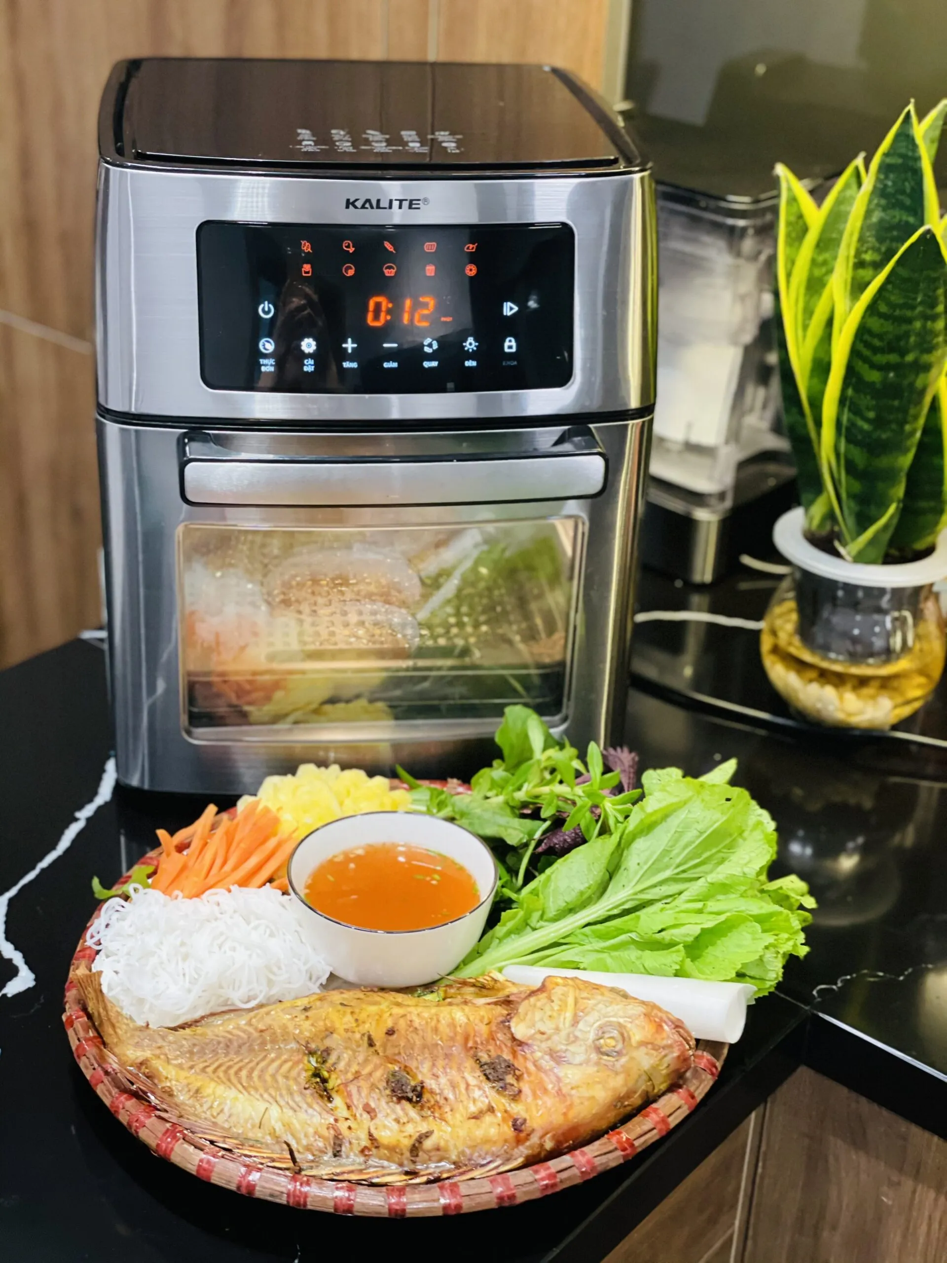 Cá diêu hồng nướng chín vàng