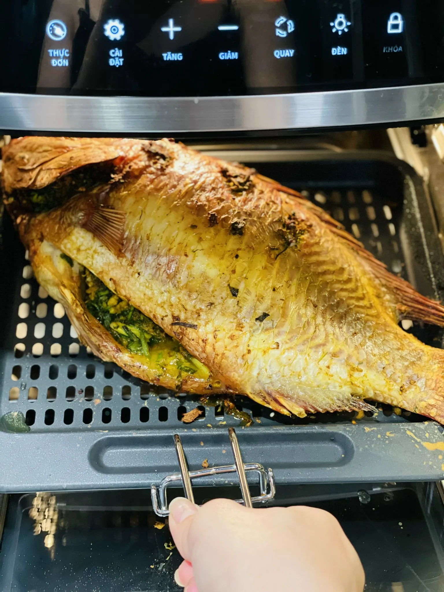Cá diêu hồng nướng trong nồi chiên không dầu