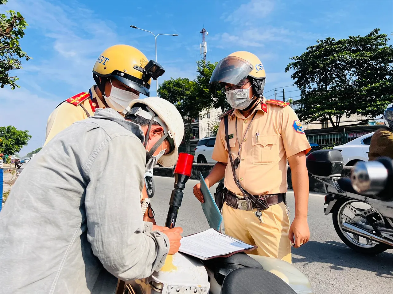 Ví dụ hình ảnh vi phạm giao thông