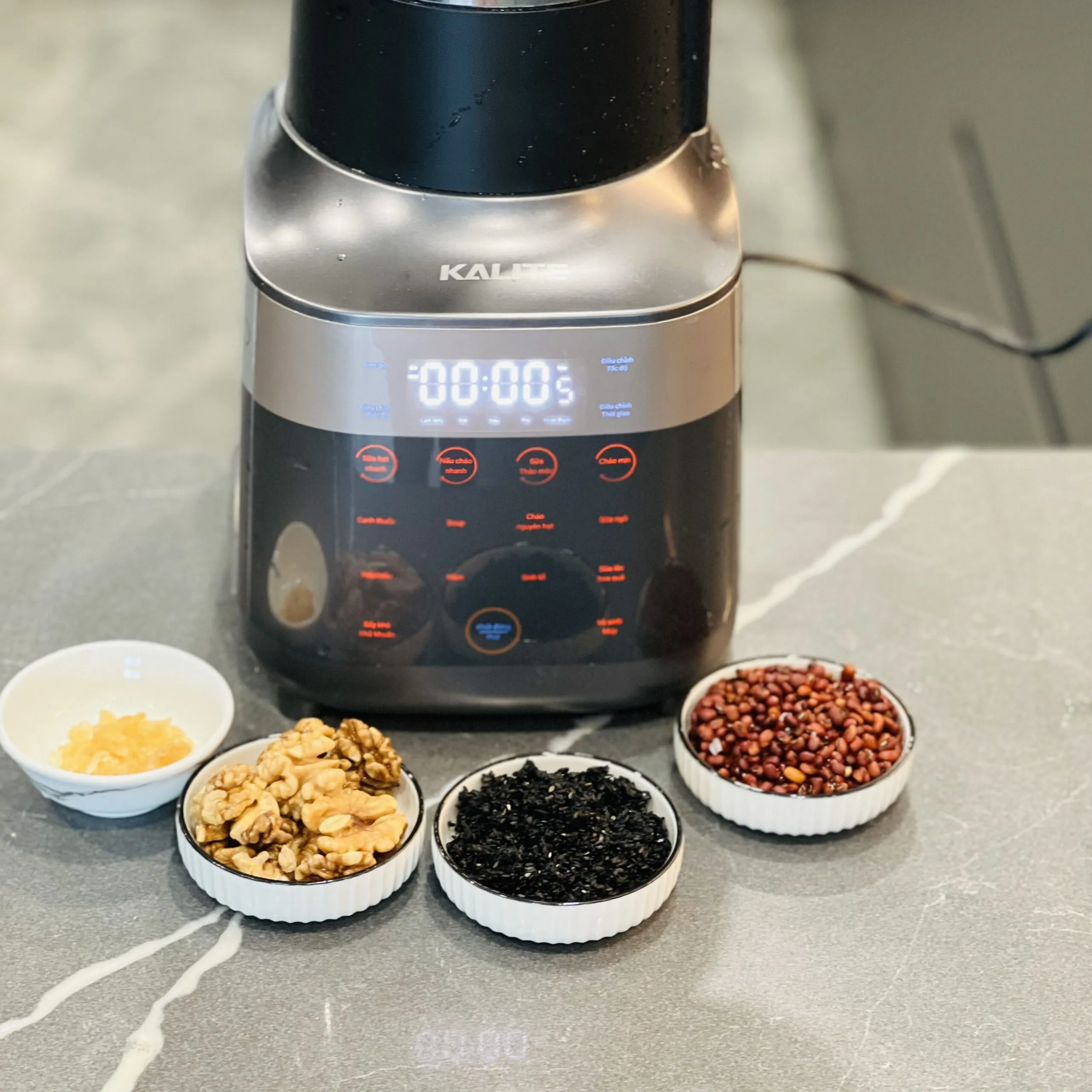 Sữa hạt làm bằng máy