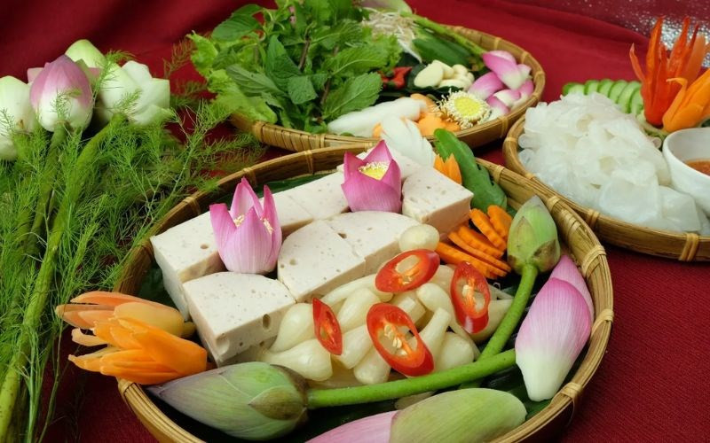 Giò lụa trang trí hoa sen