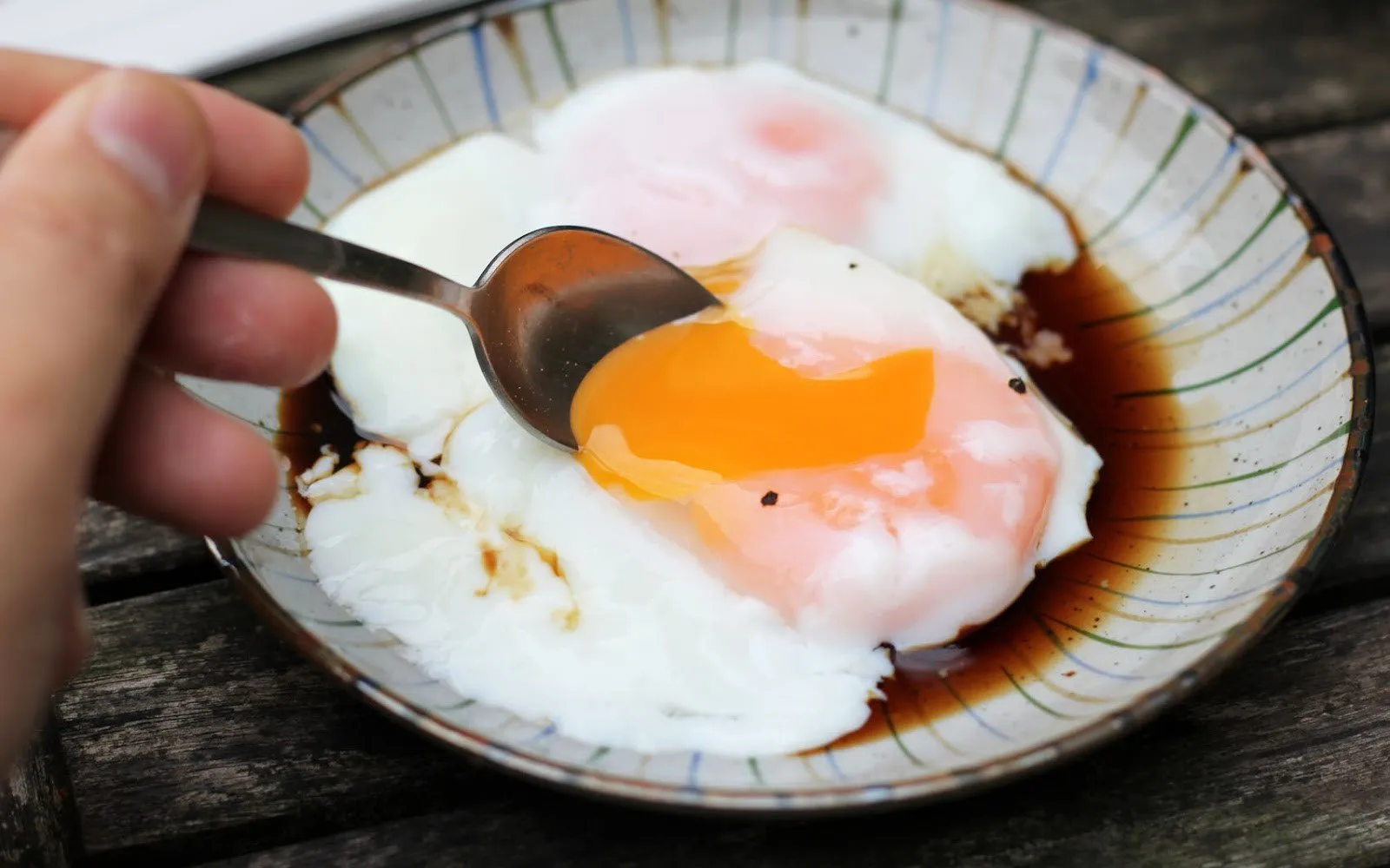 Trứng lòng đào dằm nướng tương