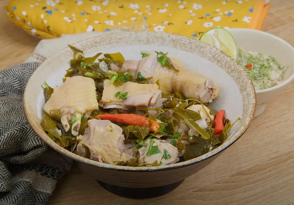 Canh gà lá giang thơm ngon, bổ dưỡng