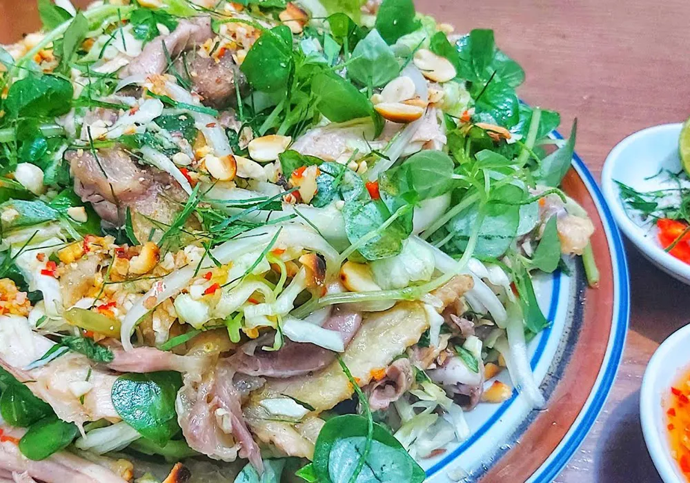 Gỏi gà rau càng cua thanh mát