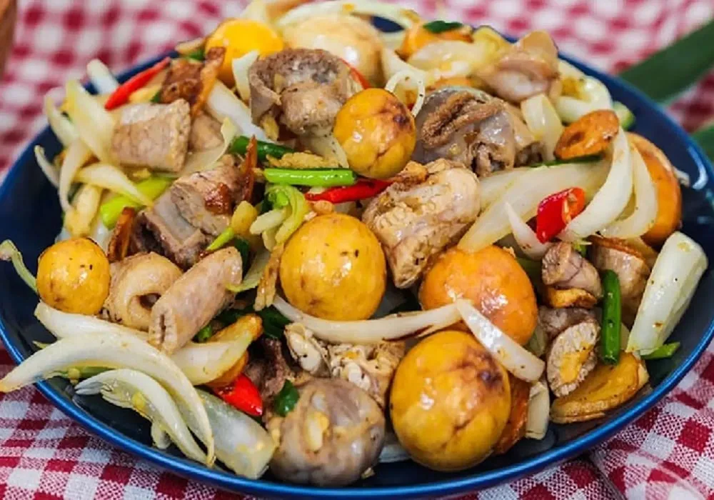 Lòng gà xào thập cẩm nhiều màu sắc
